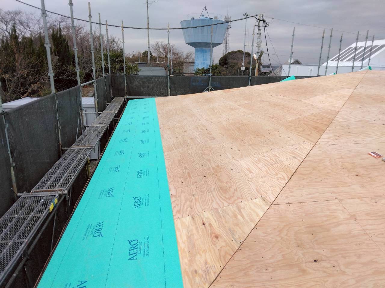 針葉樹合板ラーチ12mm 全面増し張り補強+エアロルーフィング